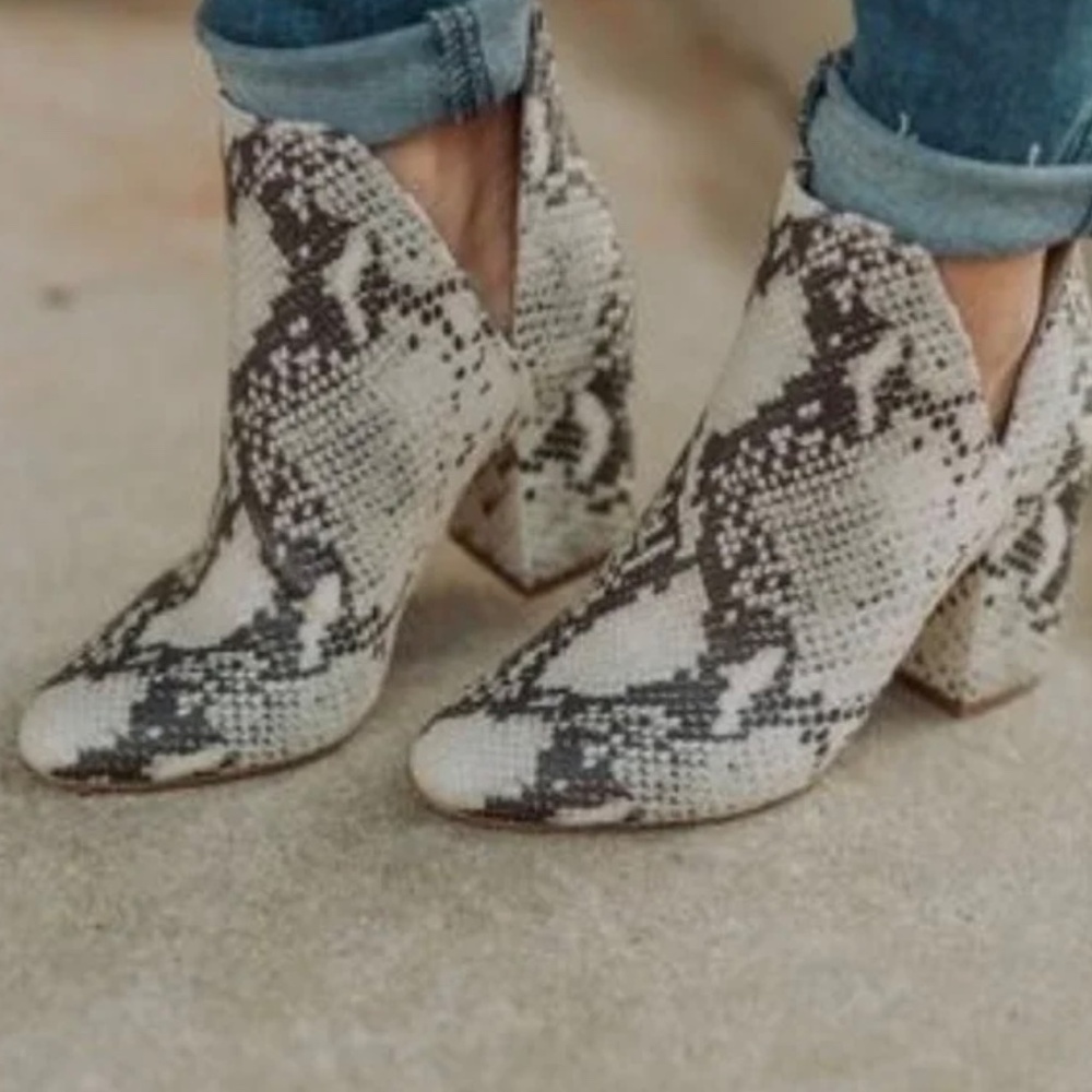 Steve Madden Snake Rookie Boot - Picture 2 of 6